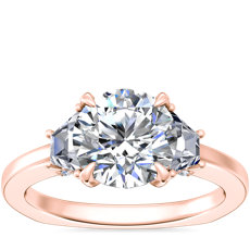 新款 18k 玫瑰金 Bella Vaughan 梯形三石订婚戒指（3/8 克拉总重量）